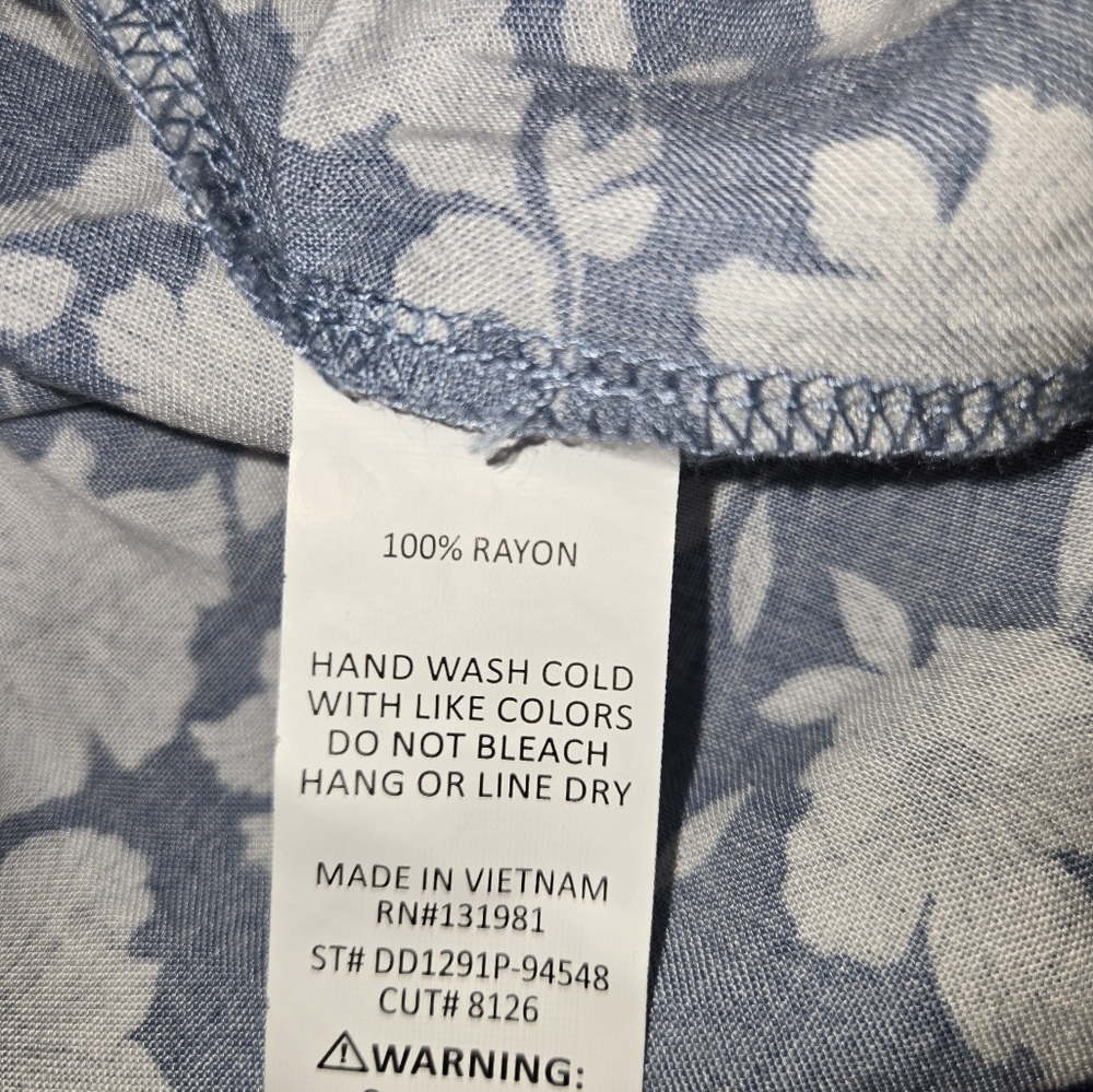 Naif Blue And White floral dress. Women's Petite Large - Picture 4 of 9